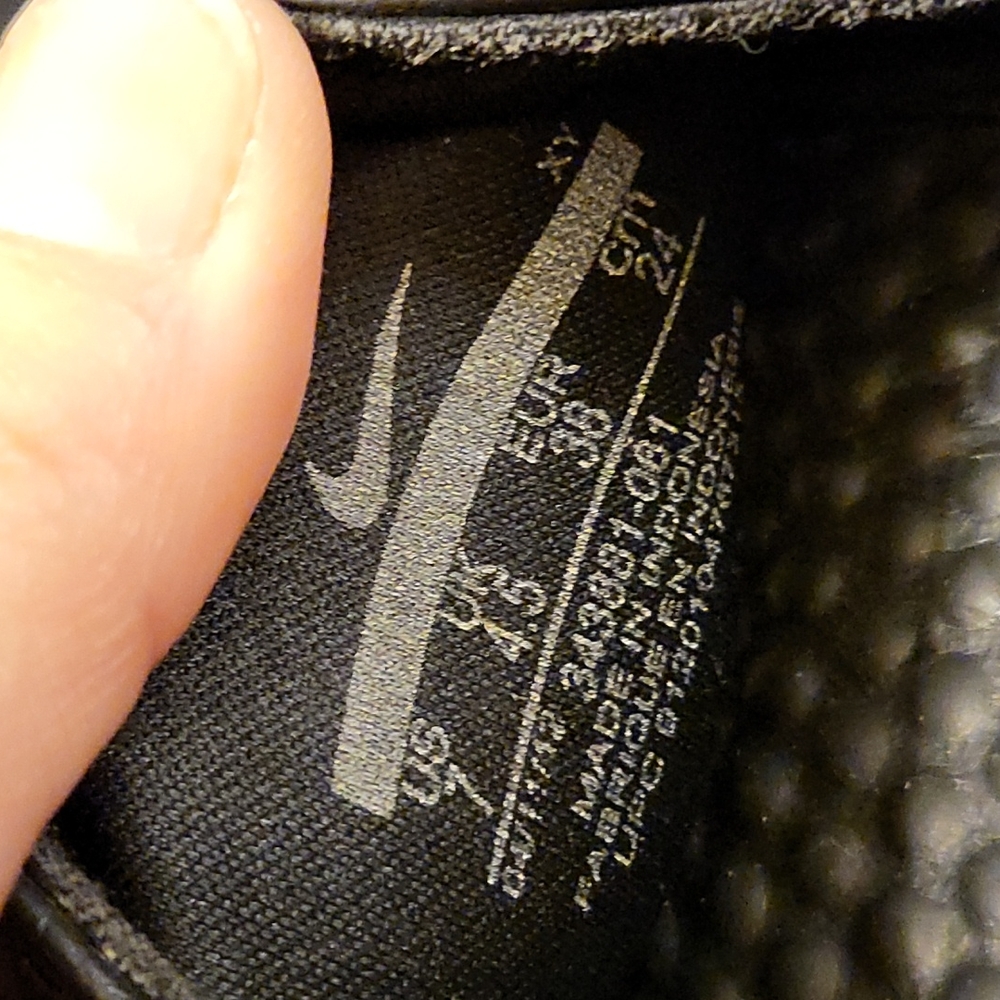 Black Nike Slides with Pink logo - Picture 3 of 5